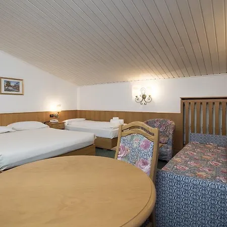 Intermonti 4* ליביניו